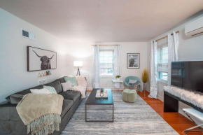 Cozy Louisville Apt with Parking Great Location